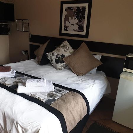 Tsessebe Guesthouse Bloemfontein Extérieur photo