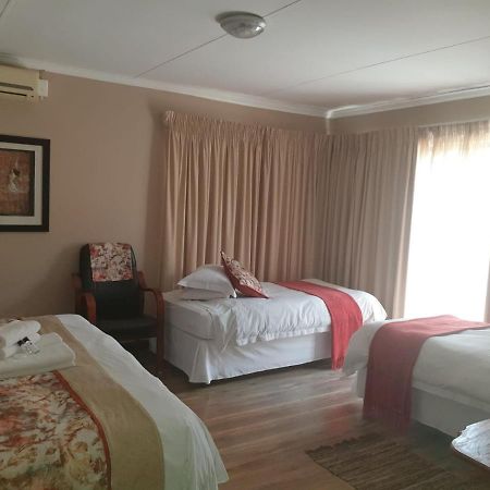 Tsessebe Guesthouse Bloemfontein Extérieur photo
