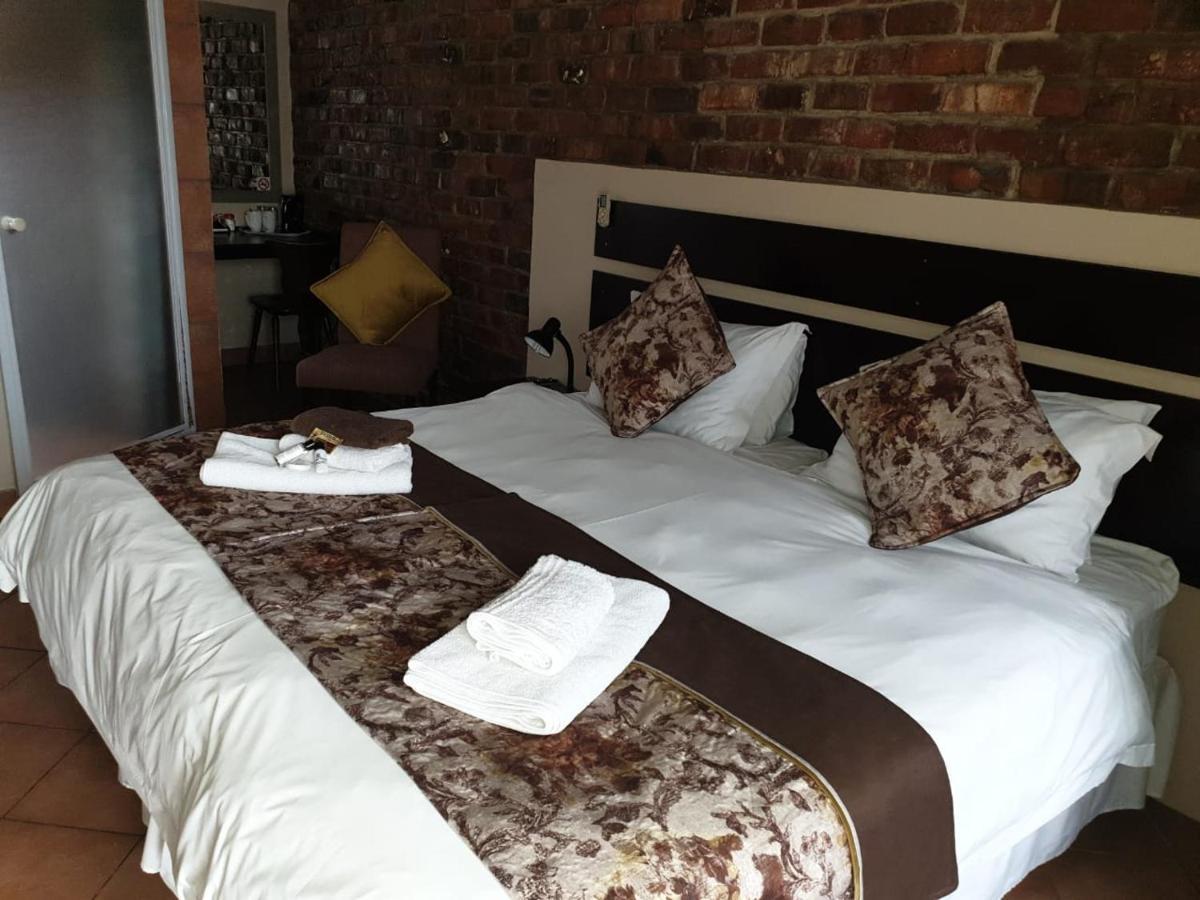 Tsessebe Guesthouse Bloemfontein Extérieur photo