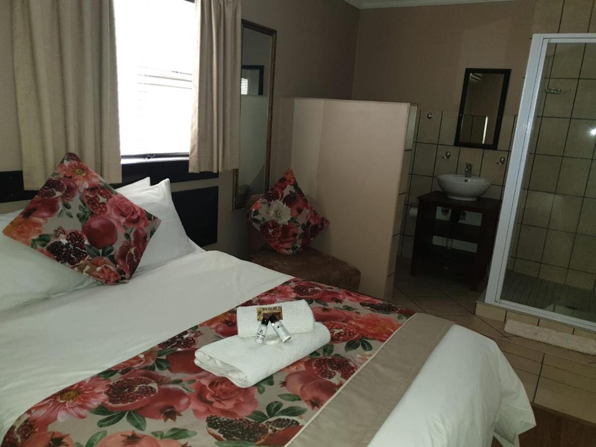 Tsessebe Guesthouse Bloemfontein Extérieur photo
