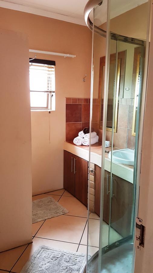Tsessebe Guesthouse Bloemfontein Extérieur photo