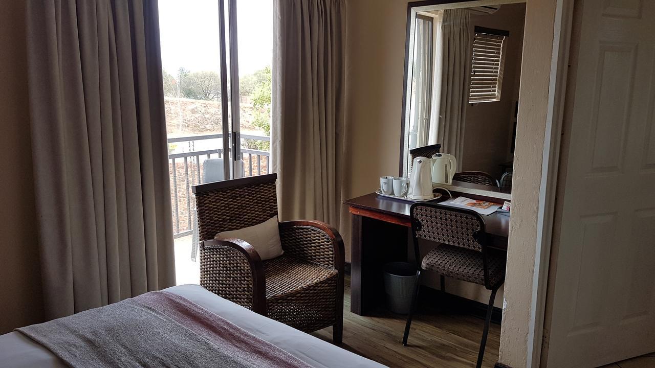 Tsessebe Guesthouse Bloemfontein Extérieur photo