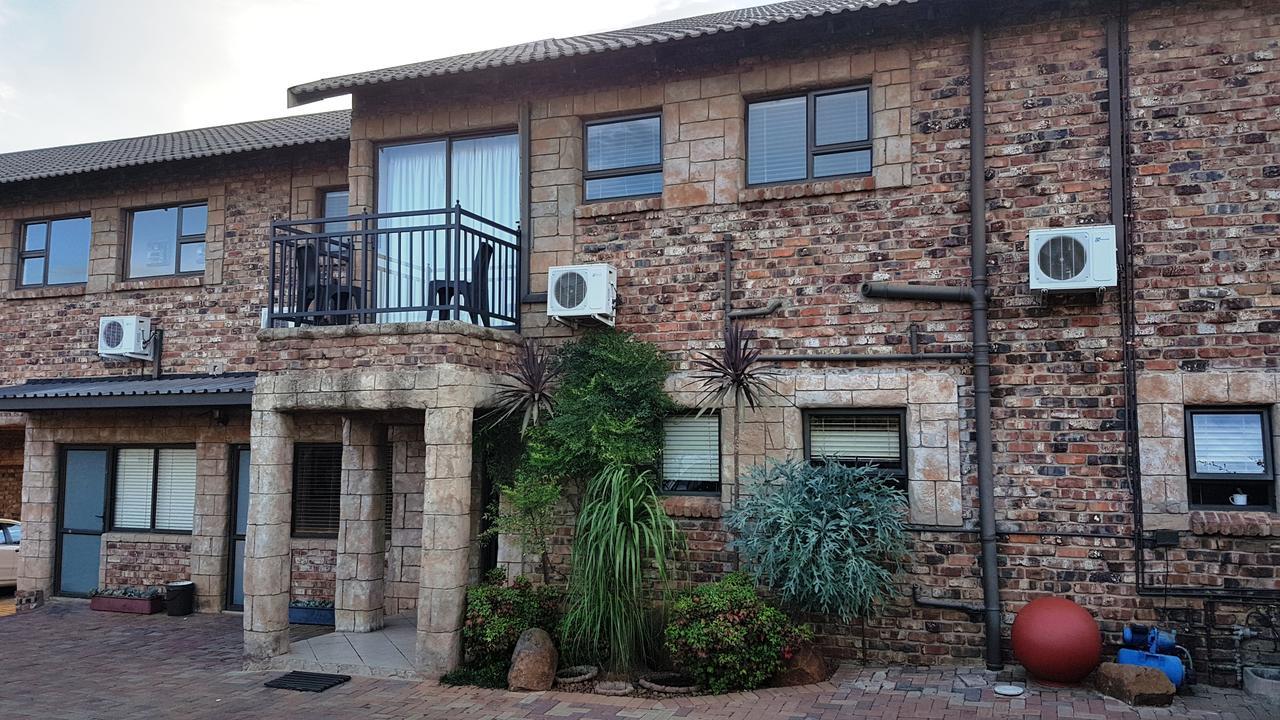 Tsessebe Guesthouse Bloemfontein Extérieur photo