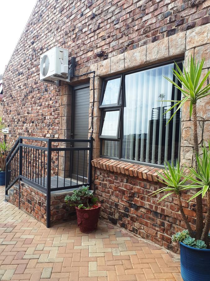 Tsessebe Guesthouse Bloemfontein Extérieur photo